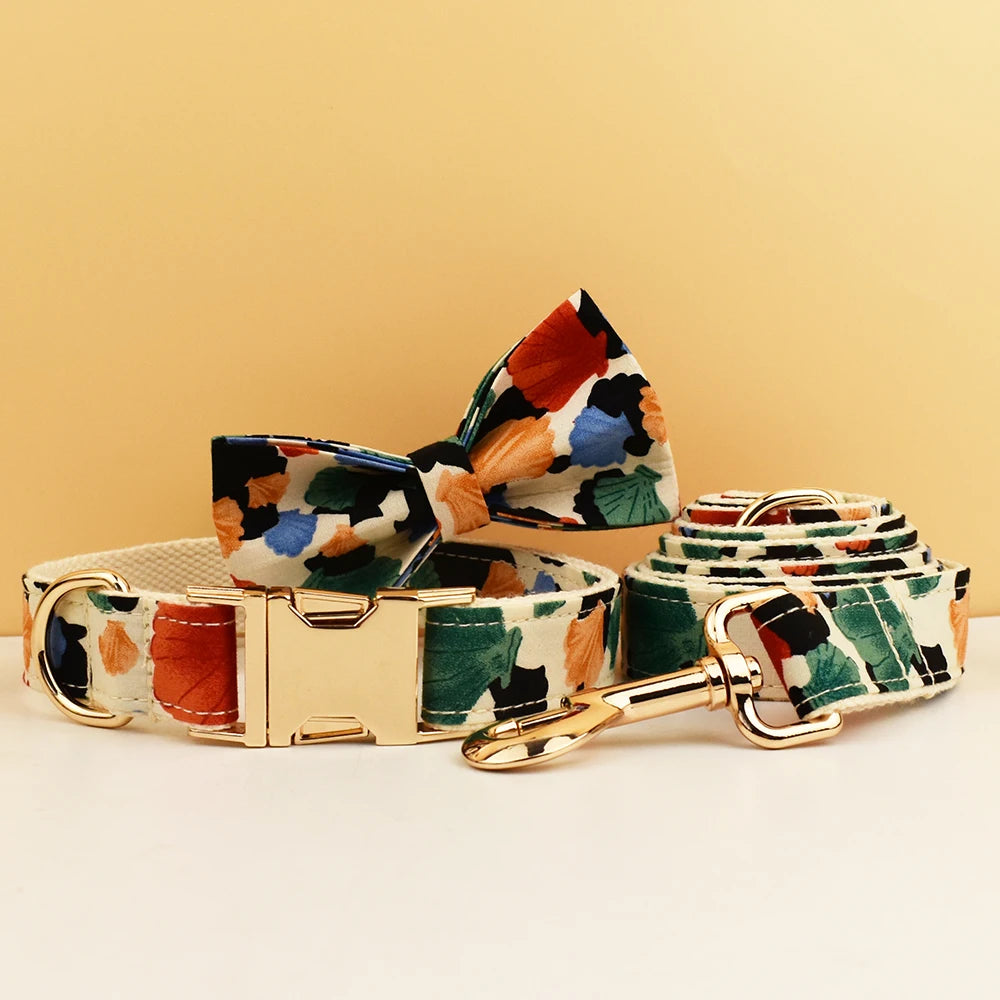 Dog collar and leash set with floral pattern on a beige background